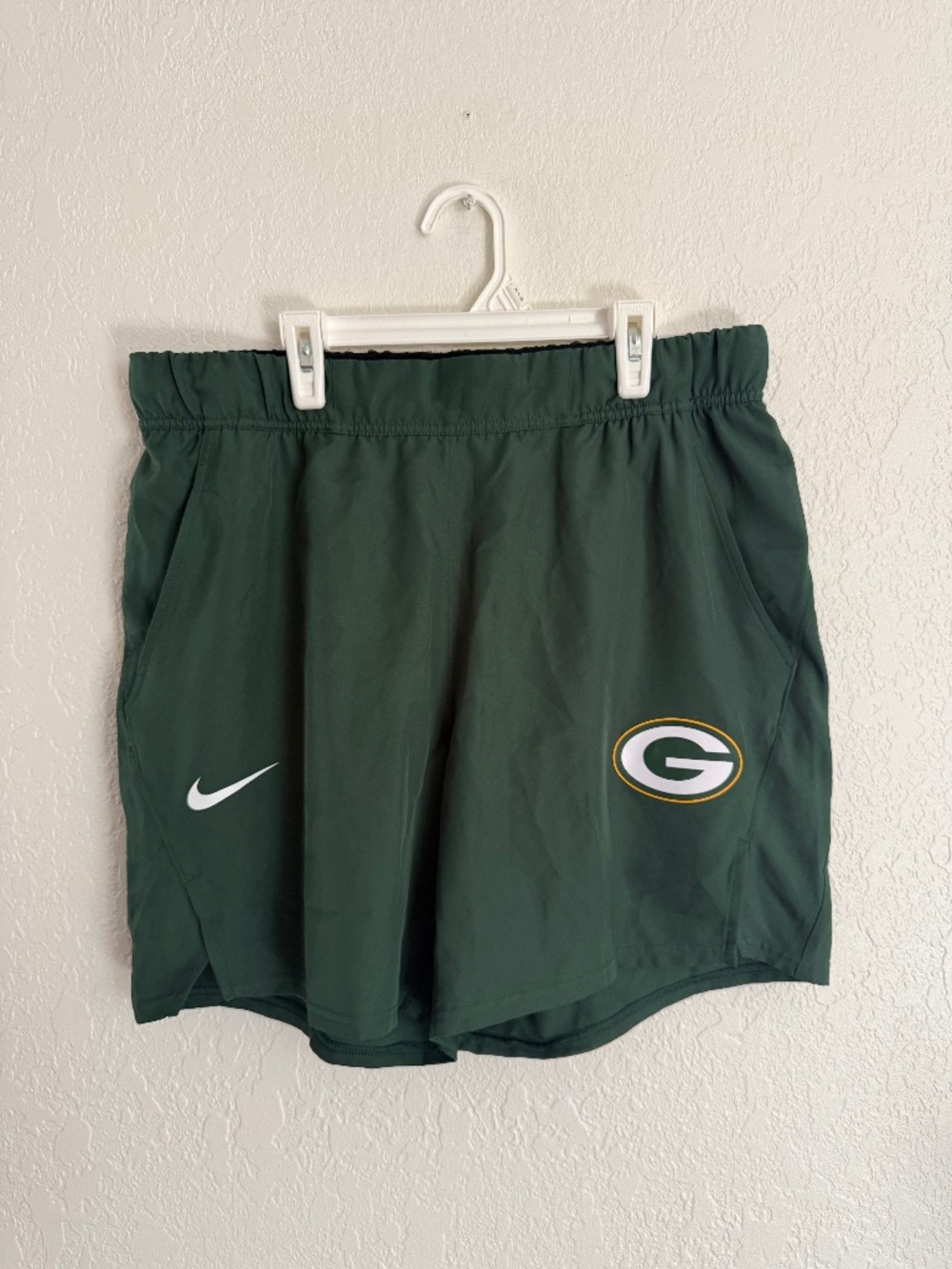 Nike Green Bay Packers Shorts Men's L Dri-FIT NFL Green Athletic Team Apparel